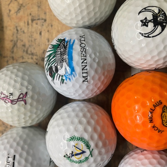 Golf ball collection. 
25 Pc collectible golf balls with clubs logos - Picture 14 of 15